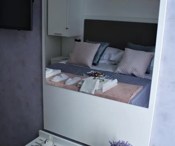 Mariana Luxury Νάπολη