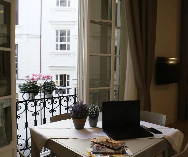 Mariana Luxury * Naples