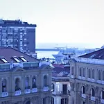 Mariana Luxury Naples