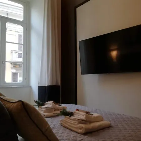 Mariana Luxury * Naples