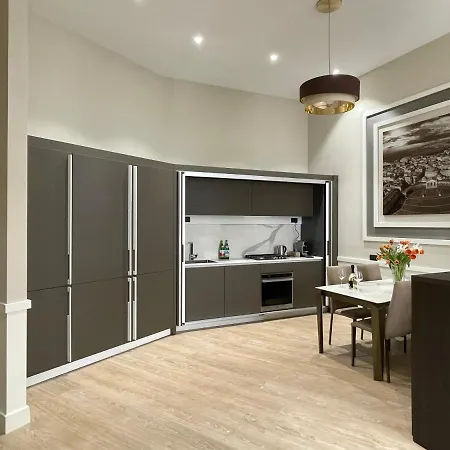 Mariana Luxury * Naples